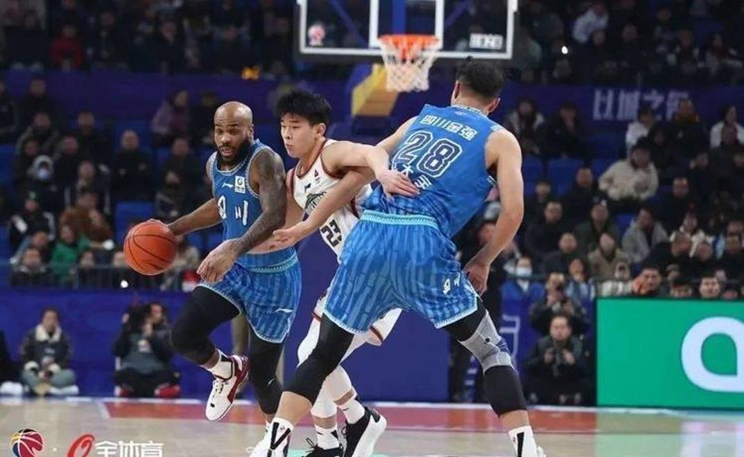 B体育体育官方入口-CBA球员集结合练，全力备战新赛季征程的简单介绍