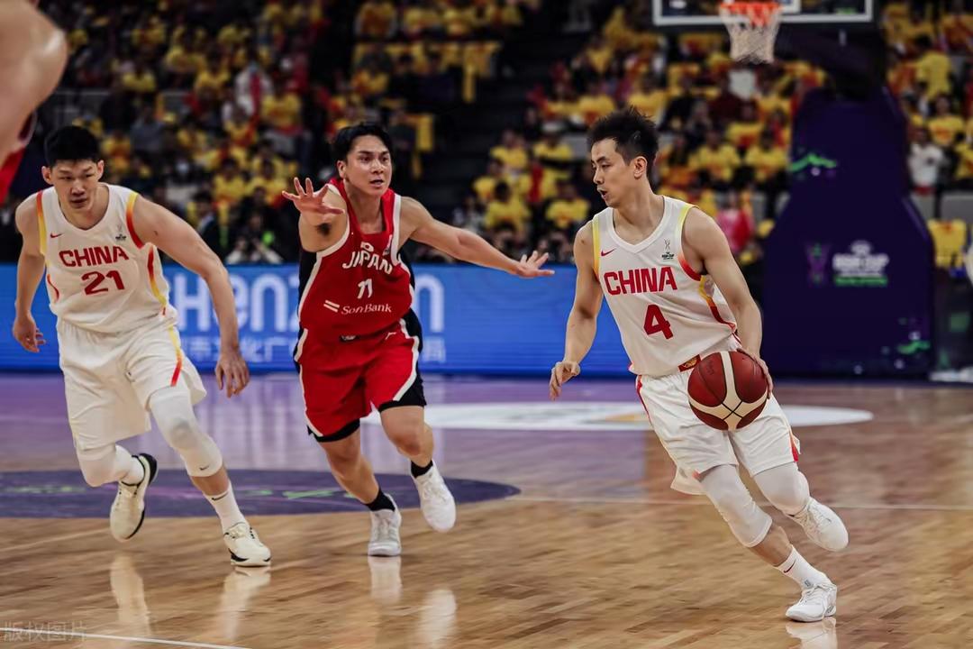 重庆男篮在比赛中打出最佳状态,赢得胜利 重庆男篮在比赛中打出最佳状态,赢得胜利