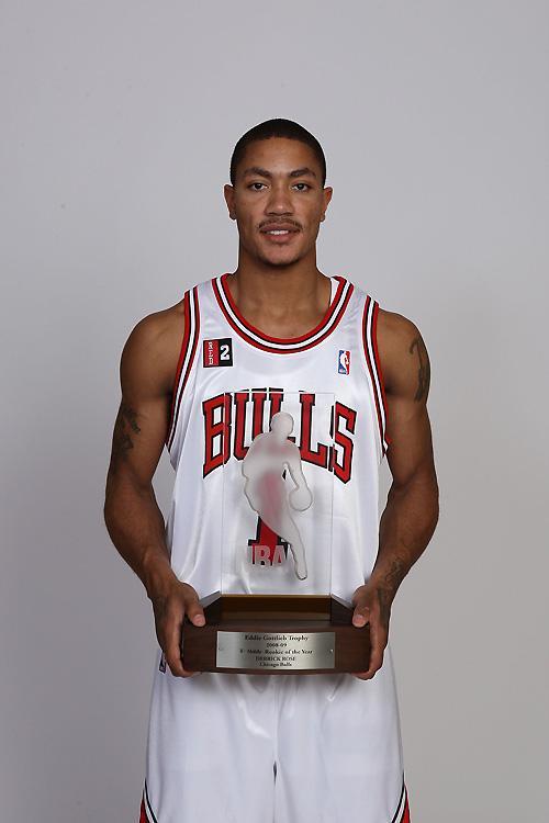 半岛体育登录入口-现役球员传授经验，培养年轻新秀