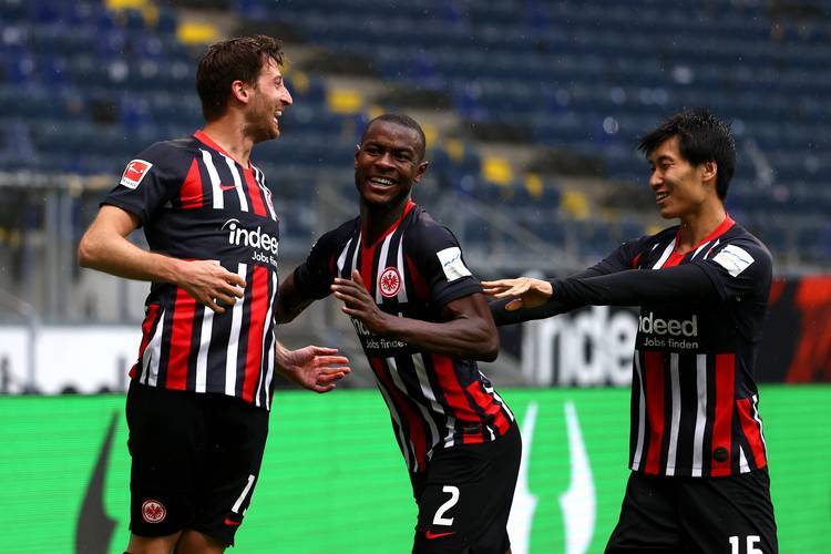 B体育体育官方入口-沙尔克王者归来！战胜勒沃库森，展现实力不容忽视！的简单介绍