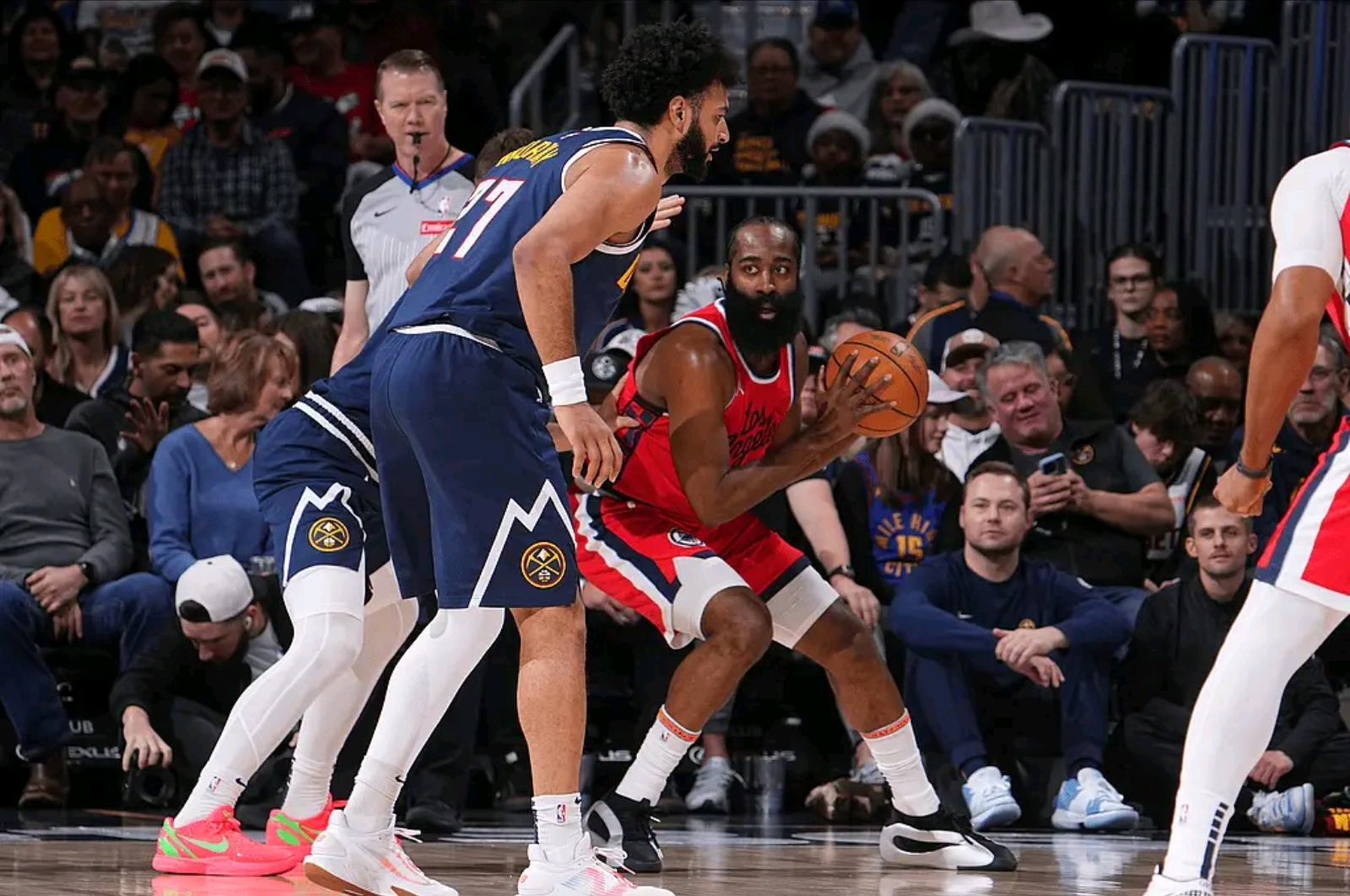 半岛体育平台-快船不敌热火，遭遇一连败