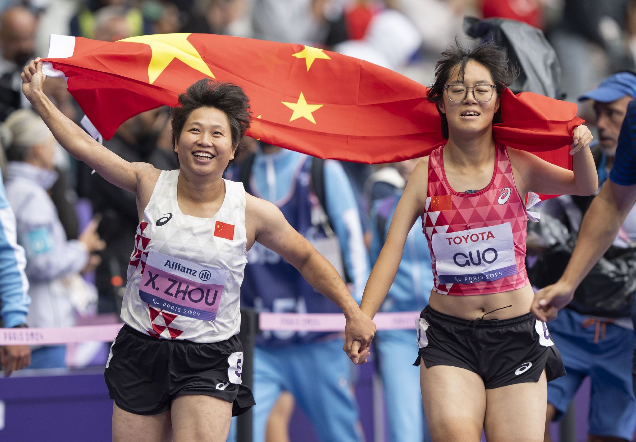 田径比赛里追赶战,铁人三项冠军浮出水面的简单介绍 田径比赛里追赶战,铁人三项冠军浮出水面的简单介绍