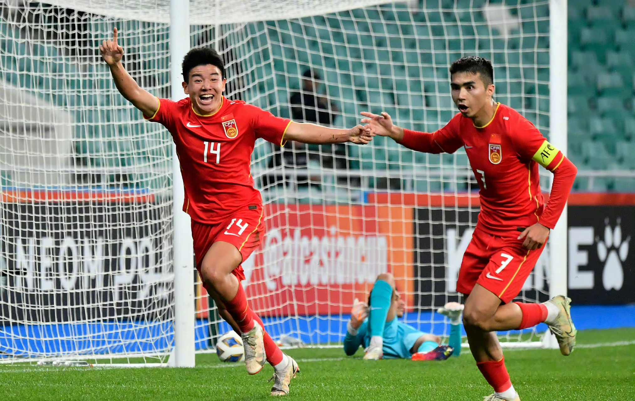 关于亚洲杯罕见的精彩足球对决，让球迷狂热不已的信息